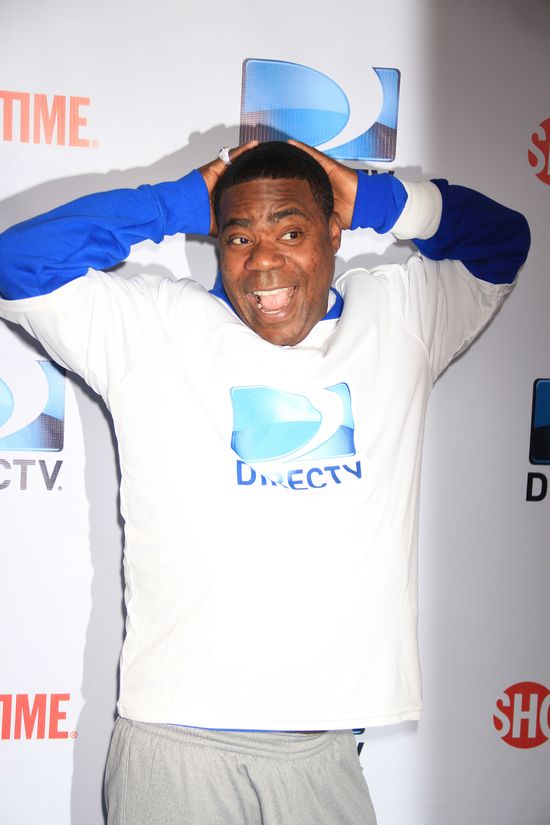 Na imprezie pokazał fotoreporterom... brzuszek (FOTO)