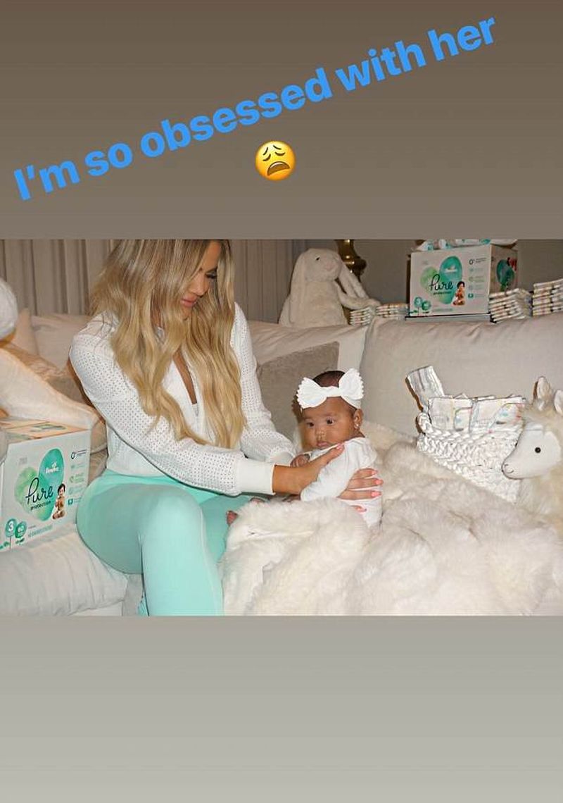 Khloe Kardashian pokazała ŚMIEJĄCĄ się True