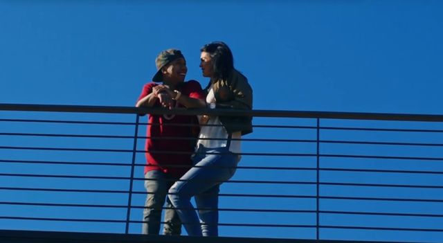 Kylie i Tyga całują się w jego nowym klipie! (FOTO) Kylie i Tyga całują się w jego nowym klipie! (FOTO)