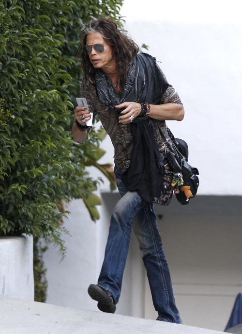 Steven Tyler z Aerosmith jako kelner?