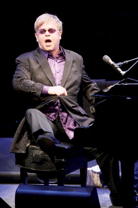 Elton John trafił do szpitala! Grozi mu śmiertelne niebezpieczeństwo