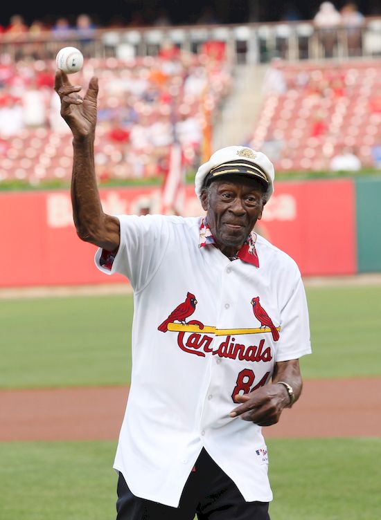 Chuck Berry nie żyje. Legendarny wokalista miał 90 lat 