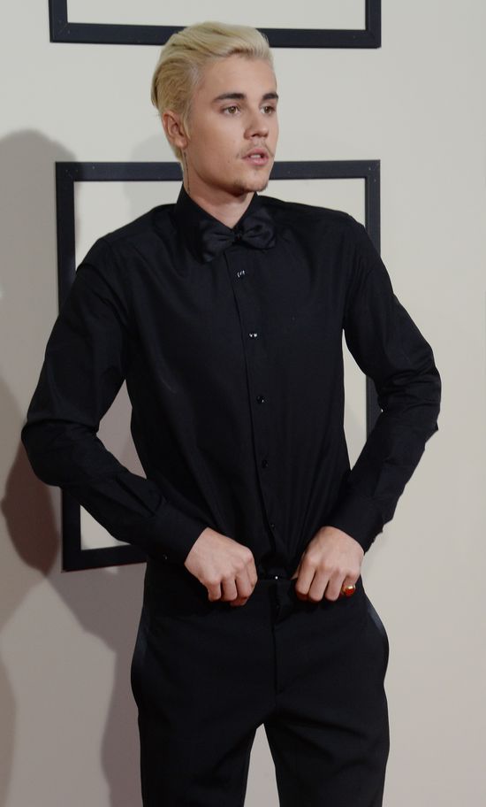 Justin Bieber miał wypadek! Wokalista... spadł ze sceny! (VIDEO)