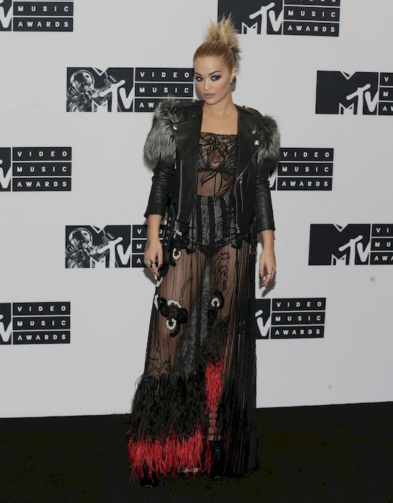 Rita Ora naprawdę przyszła W TYM na MTV VMA 2016?! (FOTO) Rita Ora naprawdę przyszła W TYM na MTV VMA 2016?! (FOTO)