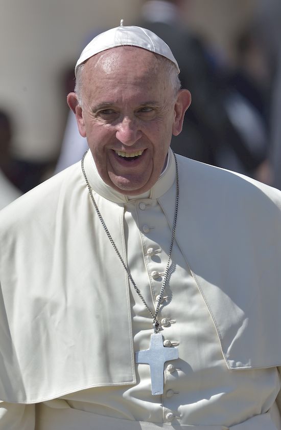 Decyzja Papieża Franciszka w sprawie aborcji podzieliła wiernych na całym świeci Decyzja Papieża Franciszka w sprawie aborcji podzieliła wiernych na całym świeci