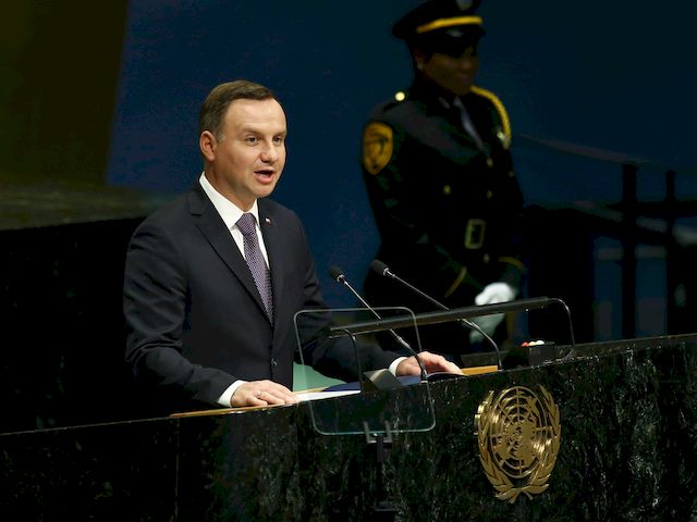 Nie zgadniesz, do kogo Andrzej Duda był podobny w młodości! (FOTO)