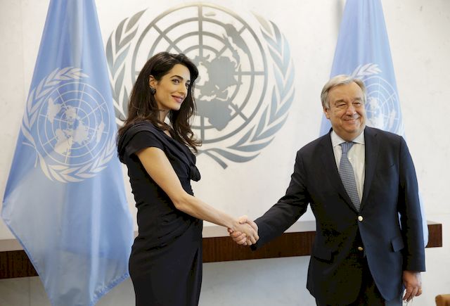 Amal Clooney pokazała się na NAJWAŻNIEJSZYM spotkaniu w ostatnich latach Amal Clooney pokazała się na NAJWAŻNIEJSZYM spotkaniu w ostatnich latach