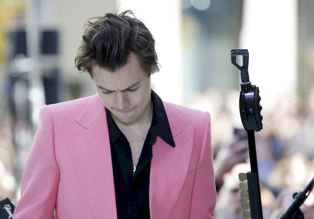 Harry Styles zaskoczył ranną fankę z zamachu w Manchesterze