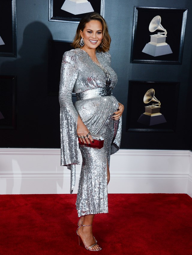 Chrissy ma obawy co do swojej CIĄŻY