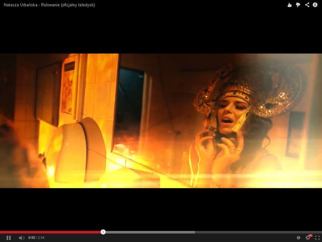 Mokra Urbańska wije się na podłodze w ubikacji (FOTO)