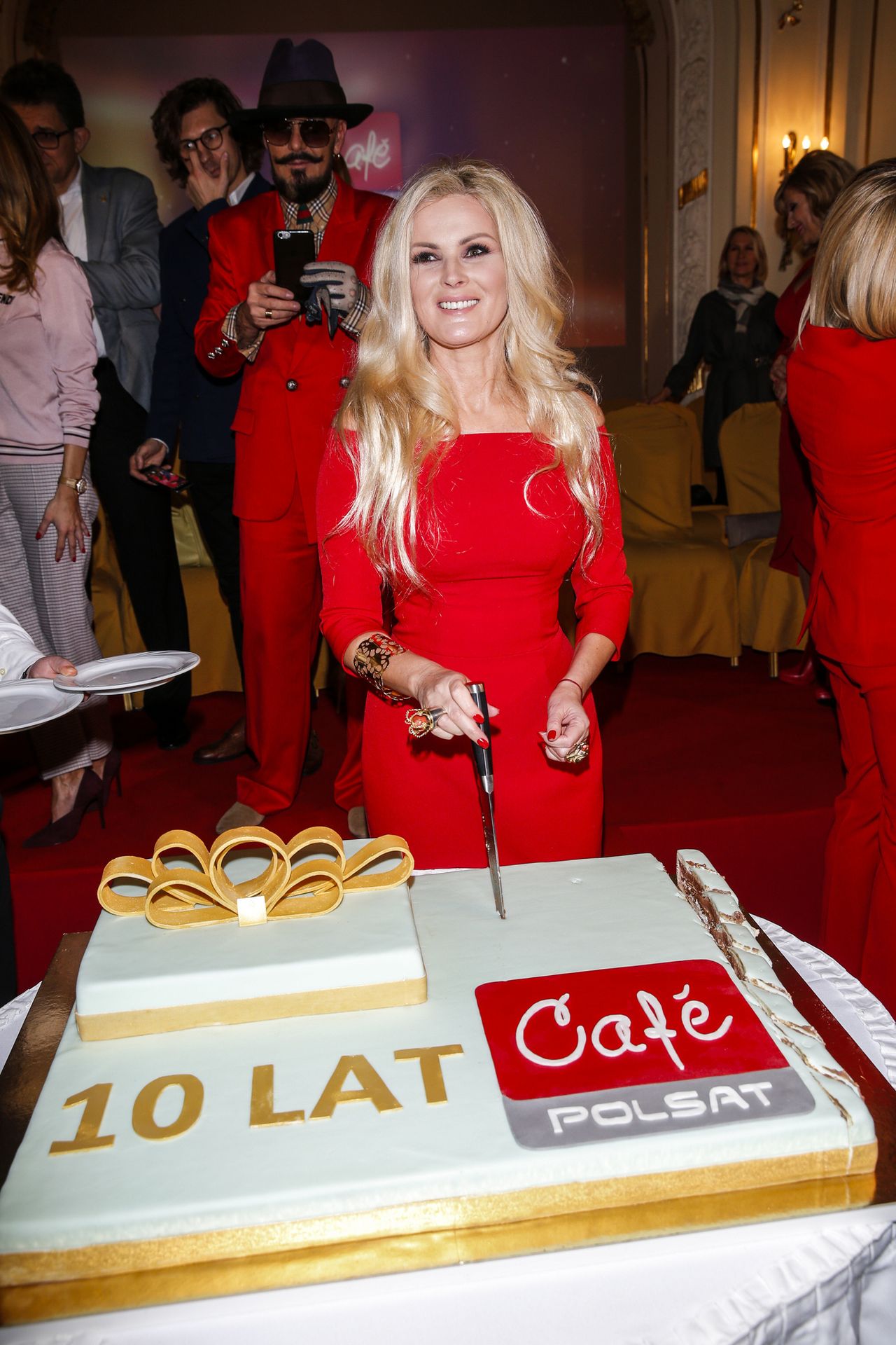 Seksowna Agnieszka Hyży, Kasia Skrzynecka w czerwieni na urodzinach Polsat Cafe 