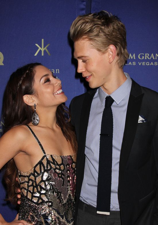 Vanessa Hudgens i Austin Butler na otwarciu nocnego klubu Vanessa Hudgens i Austin Butler na otwarciu nocnego klubu