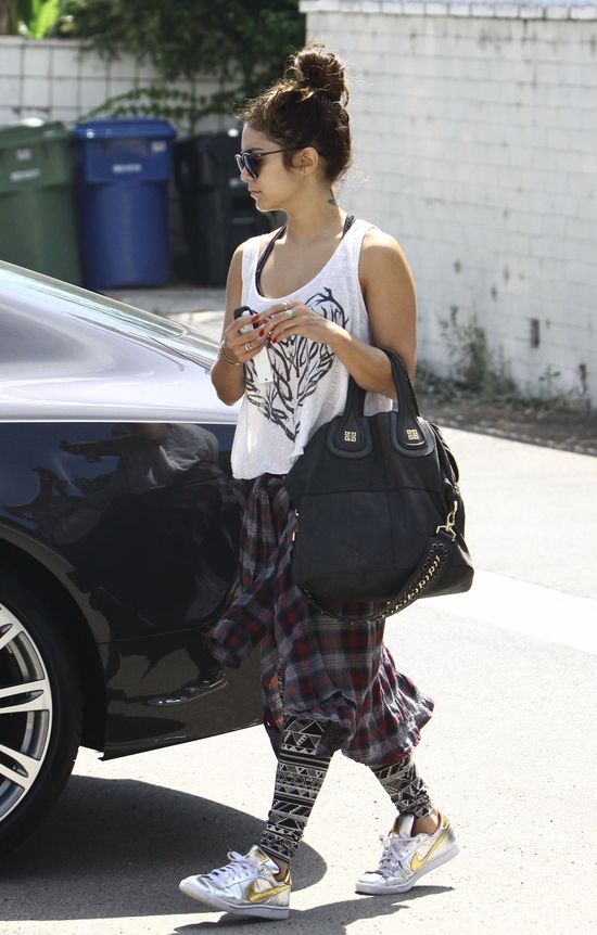 Vanessa Hudgens wygląda jak choinka (FOTO) Vanessa Hudgens wygląda jak choinka (FOTO)