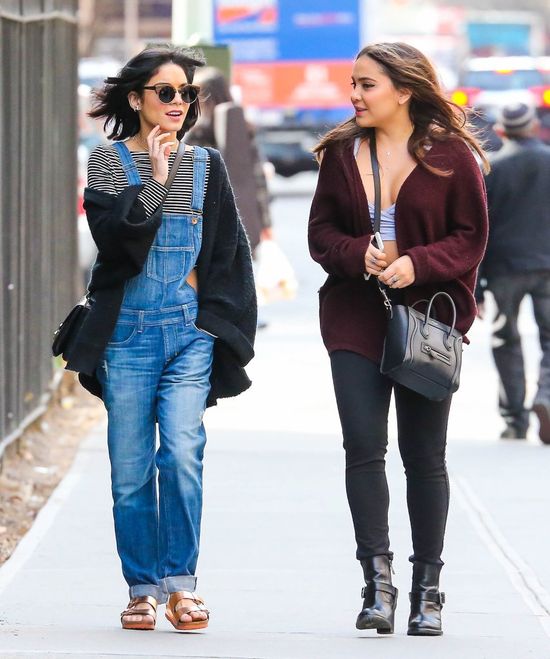 Siostra Vanessy Hudgens coraz bardziej kobieca (FOTO)