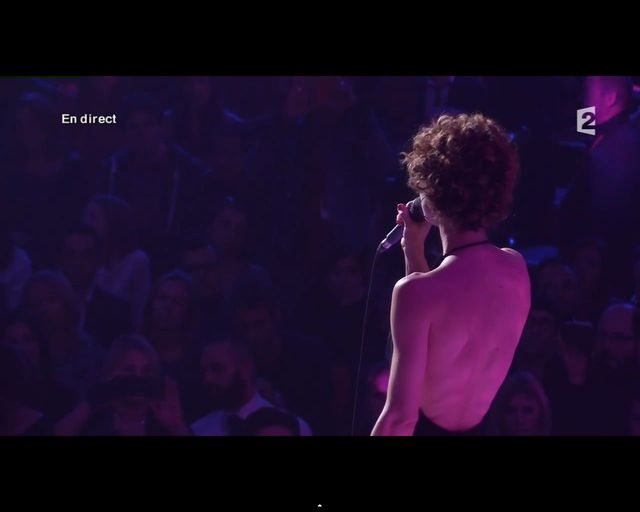 Vanessa Paradis obcięła włosy (FOTO) Vanessa Paradis obcięła włosy (FOTO)