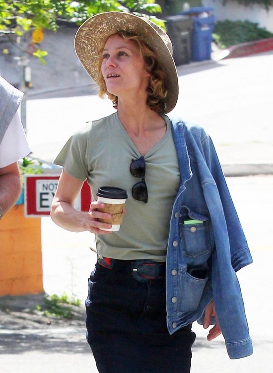 Vanessa Paradis przyłapana z chłopakiem na lunchu (FOTO)