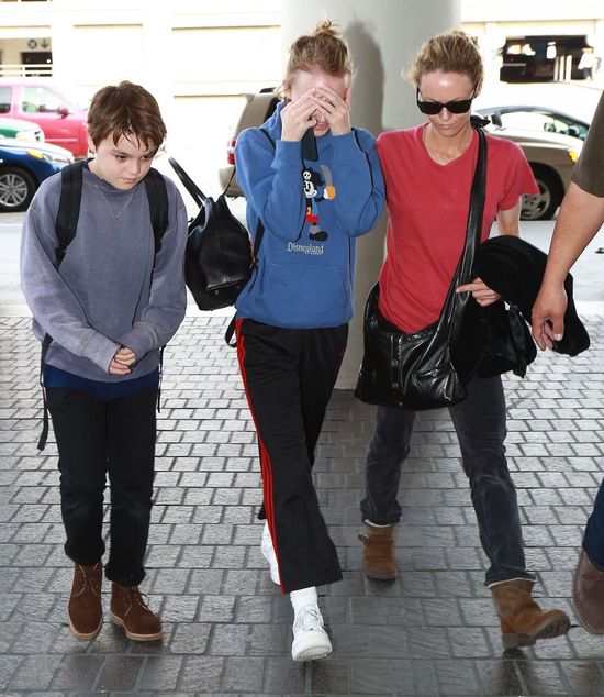 Venessa Paradis przyłapana z dziećmi (FOTO)