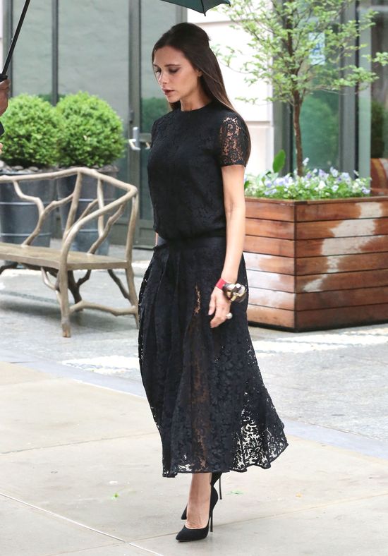 Victoria Beckham pogrążyła się czernią (FOTO)