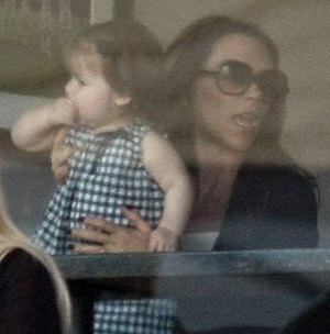 Victoria Beckham zabrała Harper na mecz (FOTO)