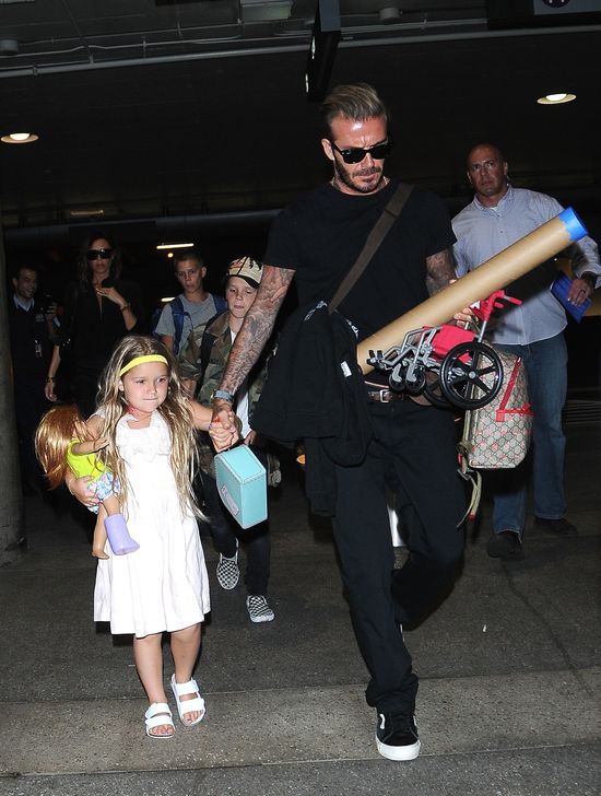 Victoria Beckham wykorzystała rysunek Harper przy projektowaniu koszulki