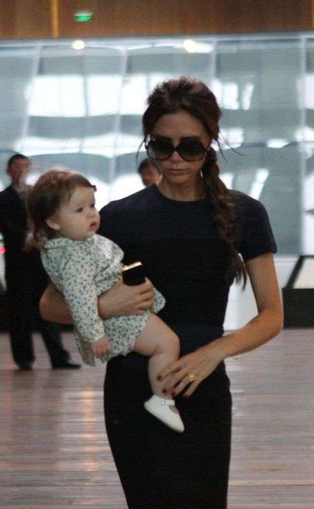 Victoria Beckham z córką Harper próbują kuchni chińskiej Victoria Beckham z córką Harper próbują kuchni chińskiej
