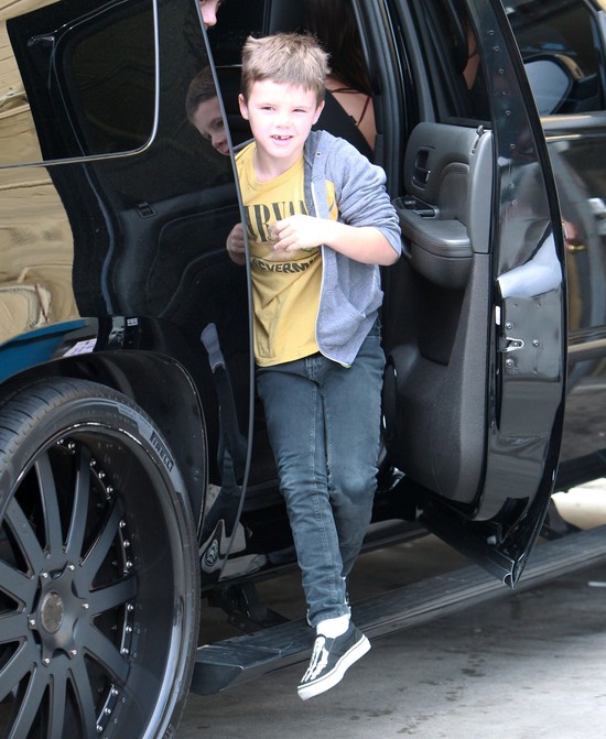 Harper Seven już ma dość paparazzich? (FOTO)