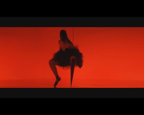 Victoria Modesta ma protezę nogi i robi furorę w sieci VIDEO Victoria Modesta ma protezę nogi i robi furorę w sieci VIDEO