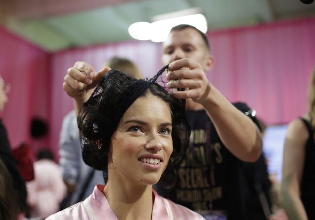 Na backstage'u pokazu Victoria's Secret było JEDZENIE!