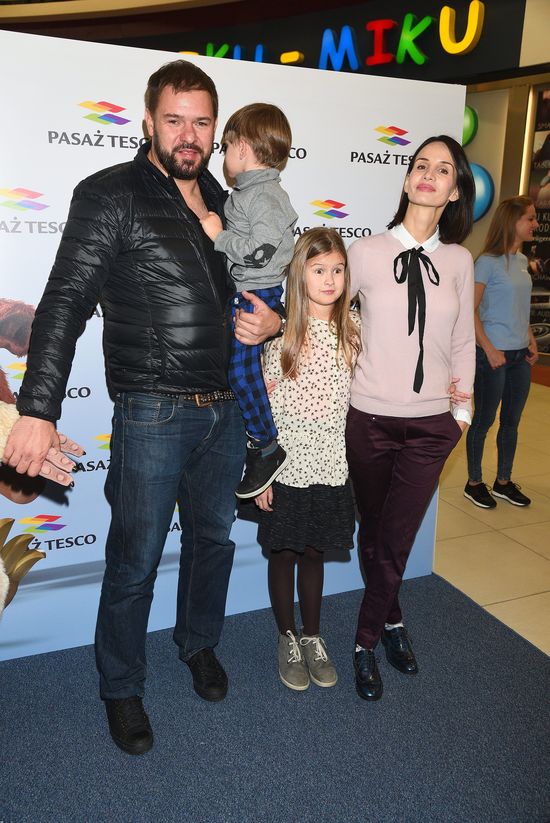 Śmiała się z blogerek, a sama zabrała na ściankę całą rodzinę