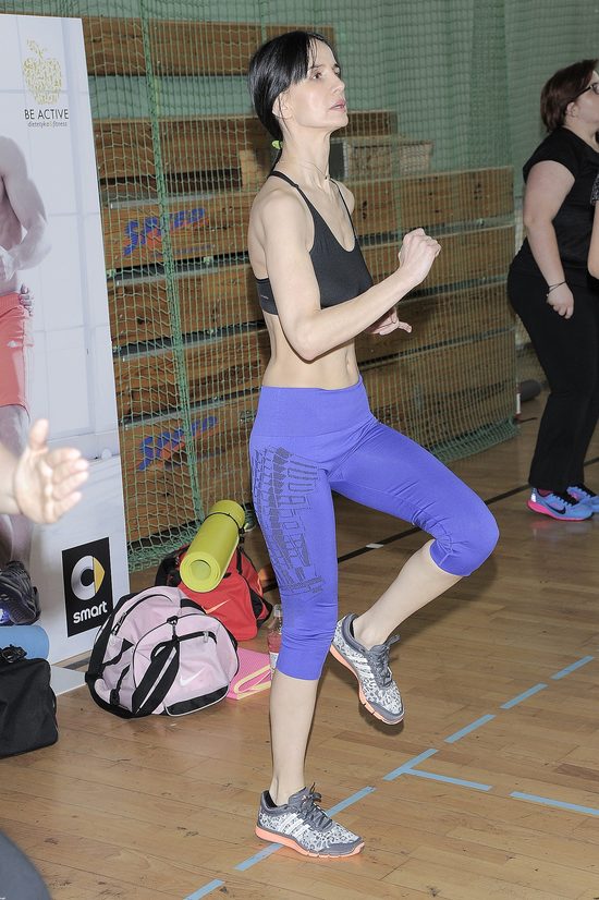 Viola Kołakowska chwali się płaskim brzuszkiem (FOTO)