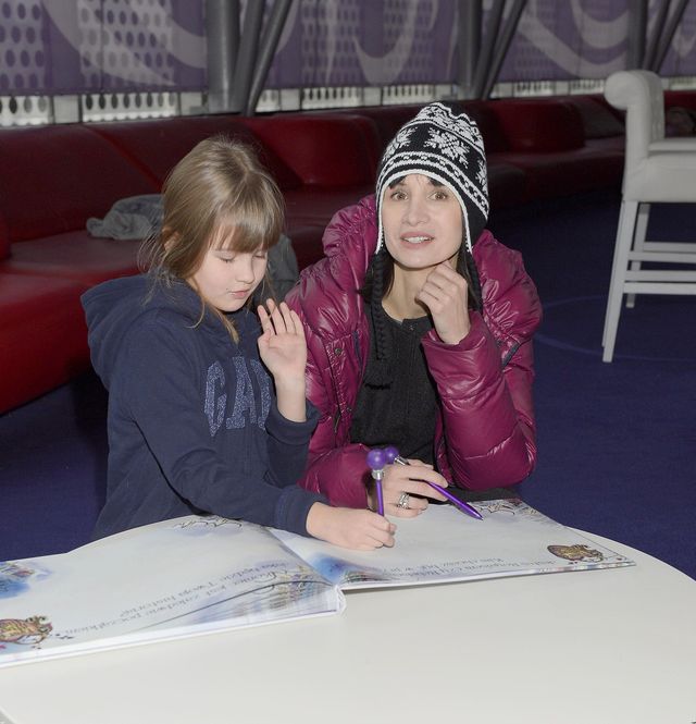 Viola Kołakowska zabrała córeczkę na salony (FOTO)