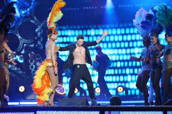 Wokalista Volvera uczy się koreańskiego Wokalista Volvera uczy się koreańskiego