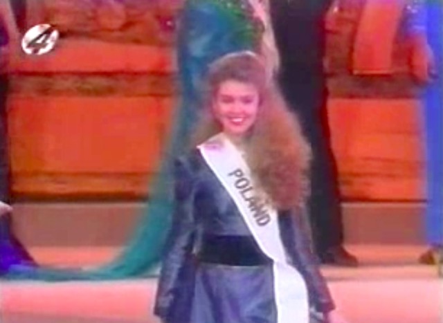 Ewa Wachowicz w finale Miss World - 1992 rok (VIDEO)