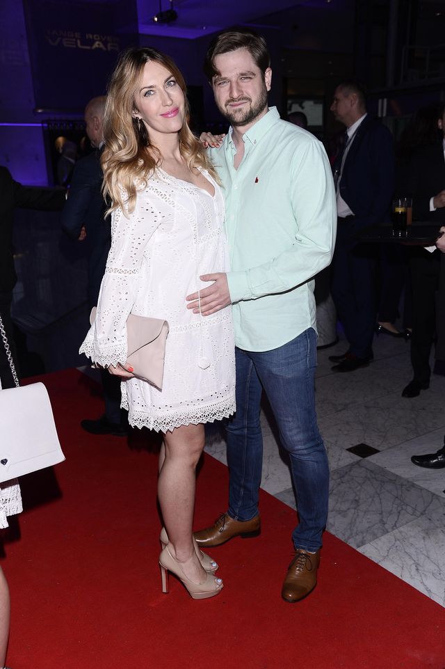 Data porodu zbliża się wielkimi krokami - polska aktorka z brzuszkiem na ściance