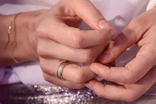 Przed ślubem iskrzyło, a po ślubie... (FOTO)