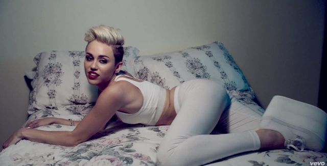 Miley Cyrus i jej złote zęby (FOTO+VIDEO)