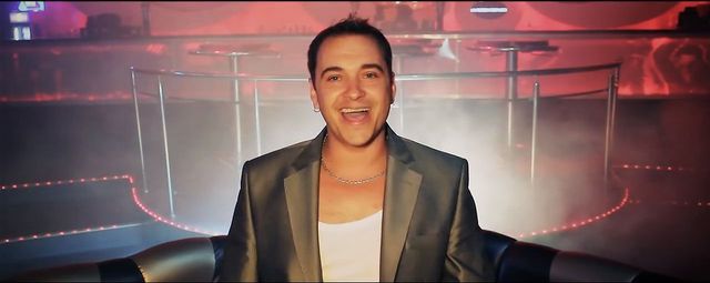 Angielska wersja Ona tańczy dla mnie się nie przyjęła? VIDEO