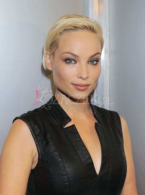 Weronika Książkiewicz na scenie - sexy? (FOTO)