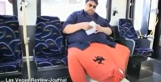 Zmarł człowiek z największym workiem mosznowym na świecie!