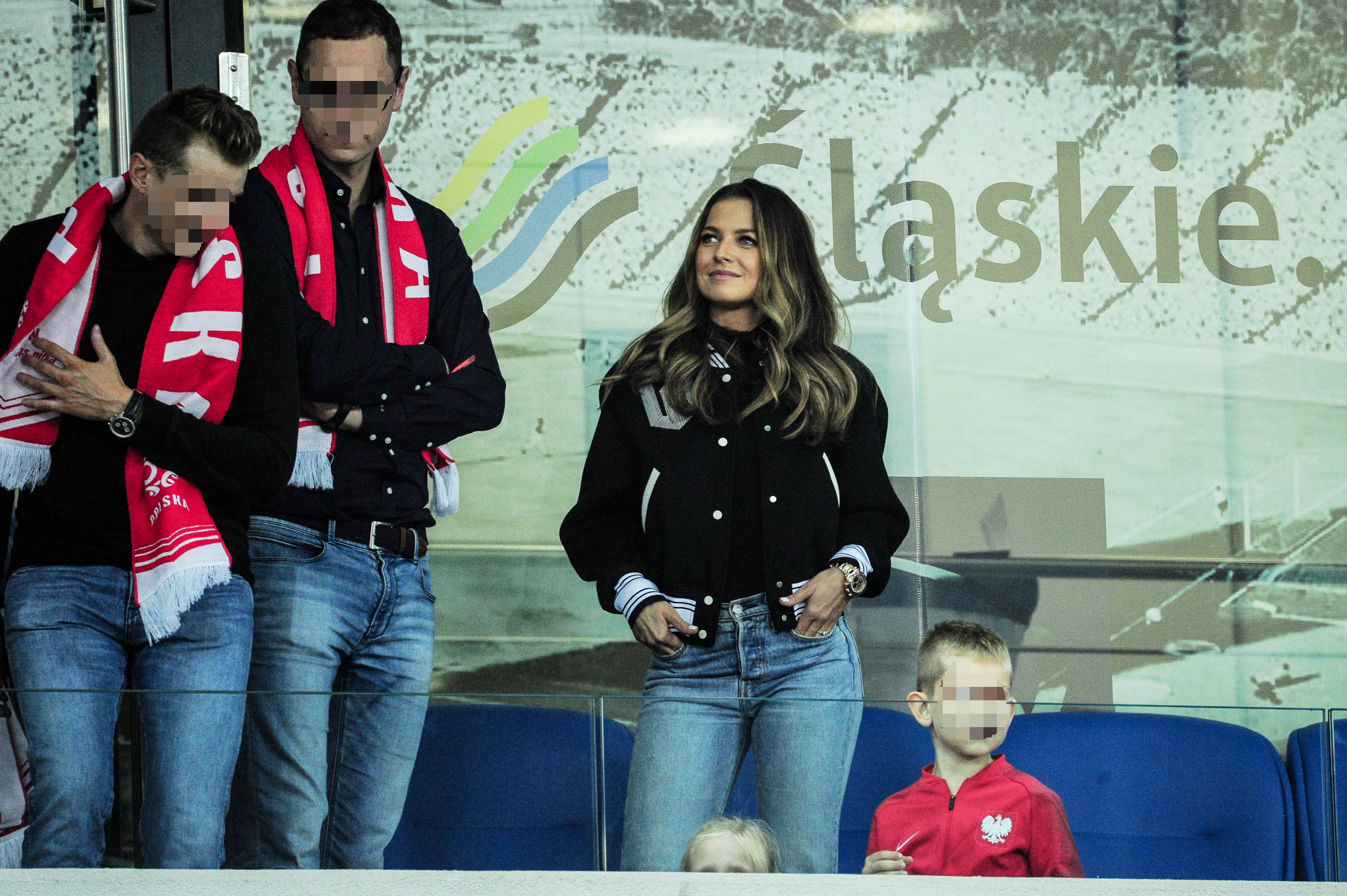 Skromna stylizacja Anny Lewandowskiej na meczu Polska-Portugalia. Bez szału...