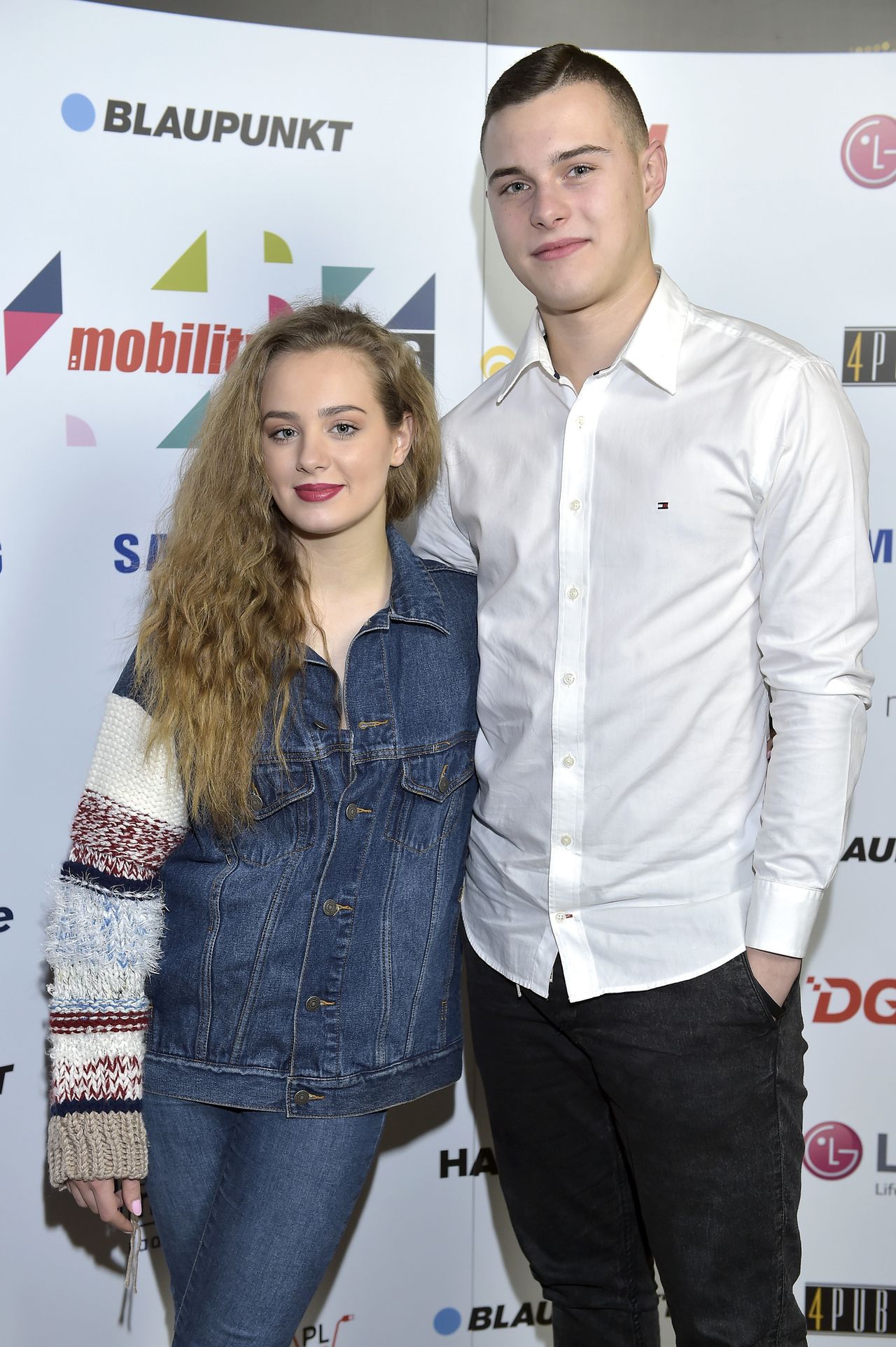 Wiktoria Gąsiewska i Adam Zdrójkowski jako staruszkowie w The Story of My Life