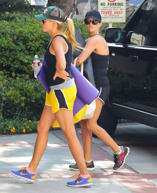 Sposób Reese Witherspoon na boczki?