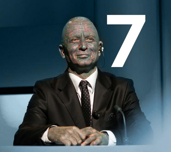 Prezydent kraju z wytatuowaną twarzą?