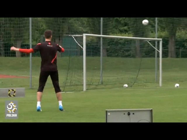 Popisowa bramka Szczęsnego [VIDEO]