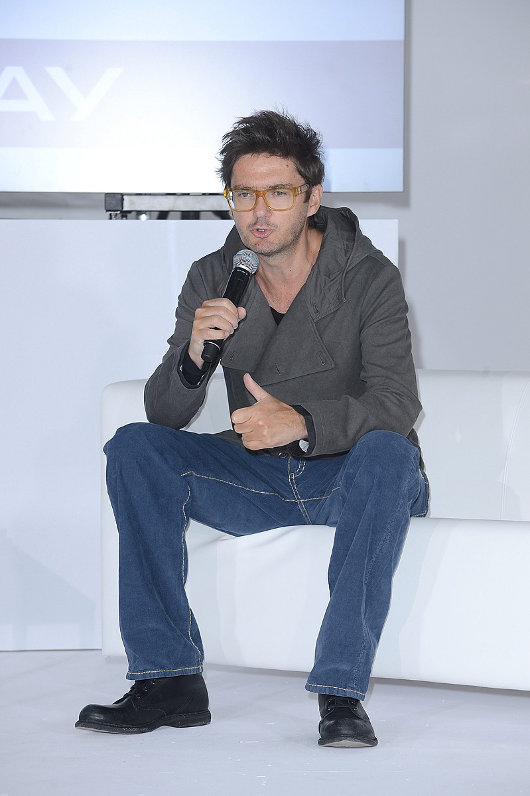 Kuba Wojewódzki wrócił na Facebooka