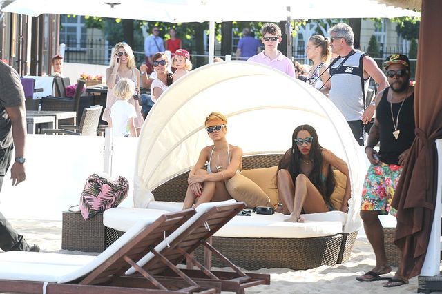 Polski shownam wyśmiewa Rihannę (FOTO) Polski shownam wyśmiewa Rihannę (FOTO)