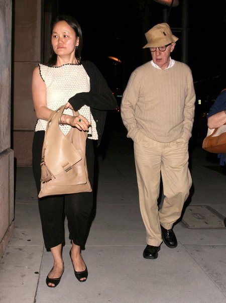 W życiu Woody Allen pozwala sobą kierować tylko żonie (FOTO) W życiu Woody Allen pozwala sobą kierować tylko żonie (FOTO)