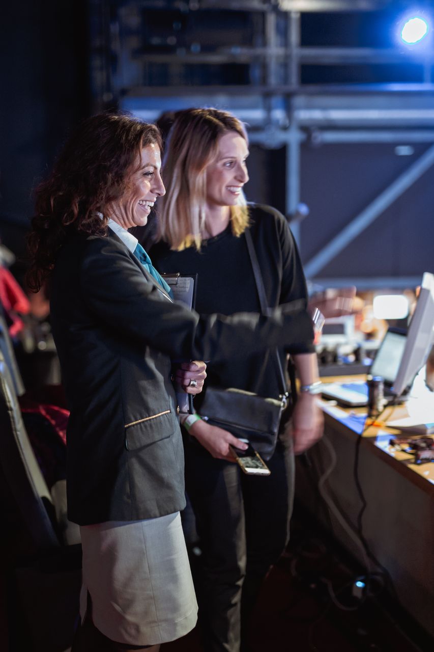 Mamy REKORD Guinessa! Polacy wznieśli największy toast pod ramię Mamy REKORD Guinessa! Polacy wznieśli największy toast pod ramię