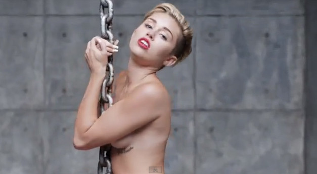 Betty White parodiuje Miley Cyrus (VIDEO)