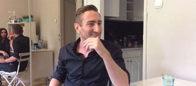 Łukasz Jakóbiak mocno zaskoczył Conchitę Wurst (VIDEO) Łukasz Jakóbiak mocno zaskoczył Conchitę Wurst (VIDEO)